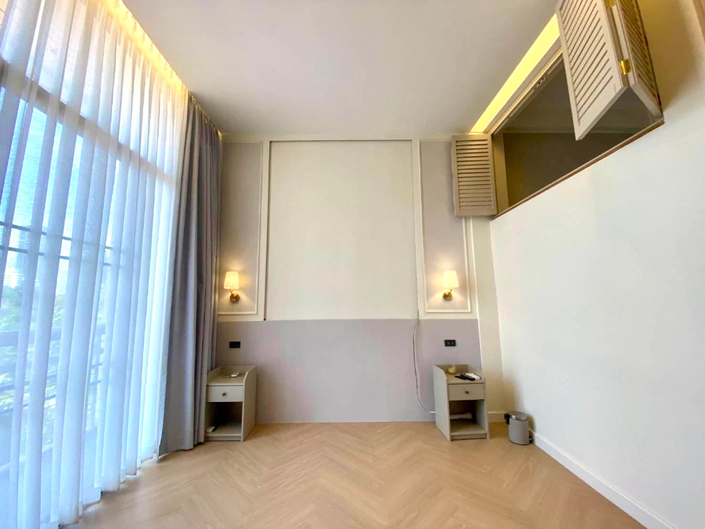 Townhouse Sukhumvit 49: 3bed 3bath 85,000/mth newly renovated double volume Am: 0656199198