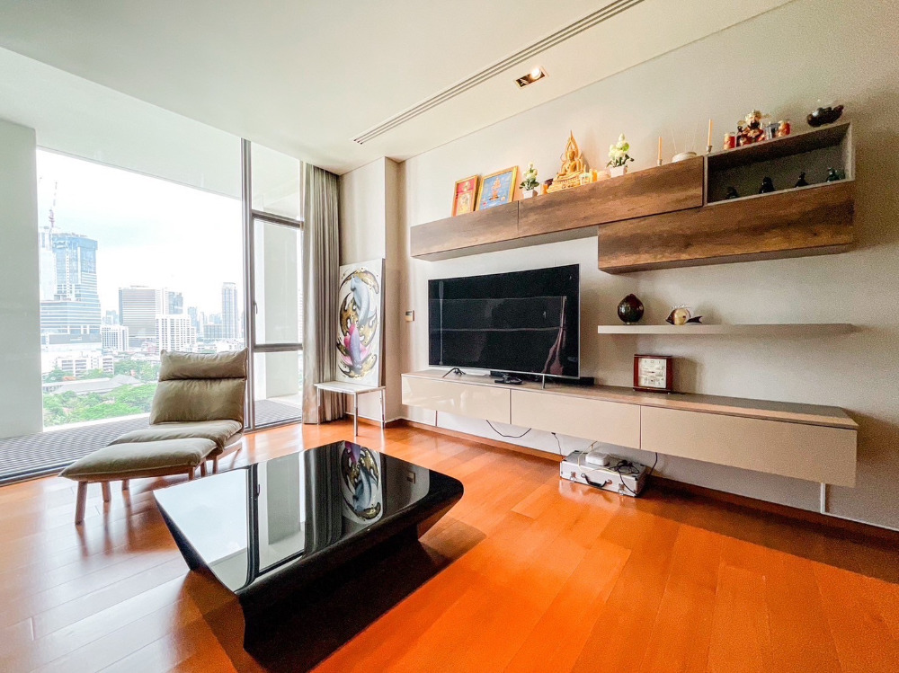 Sukhothai Residences: Duplex 4bed 4bath 325sqm. 120,000,000 Am: 0656199198