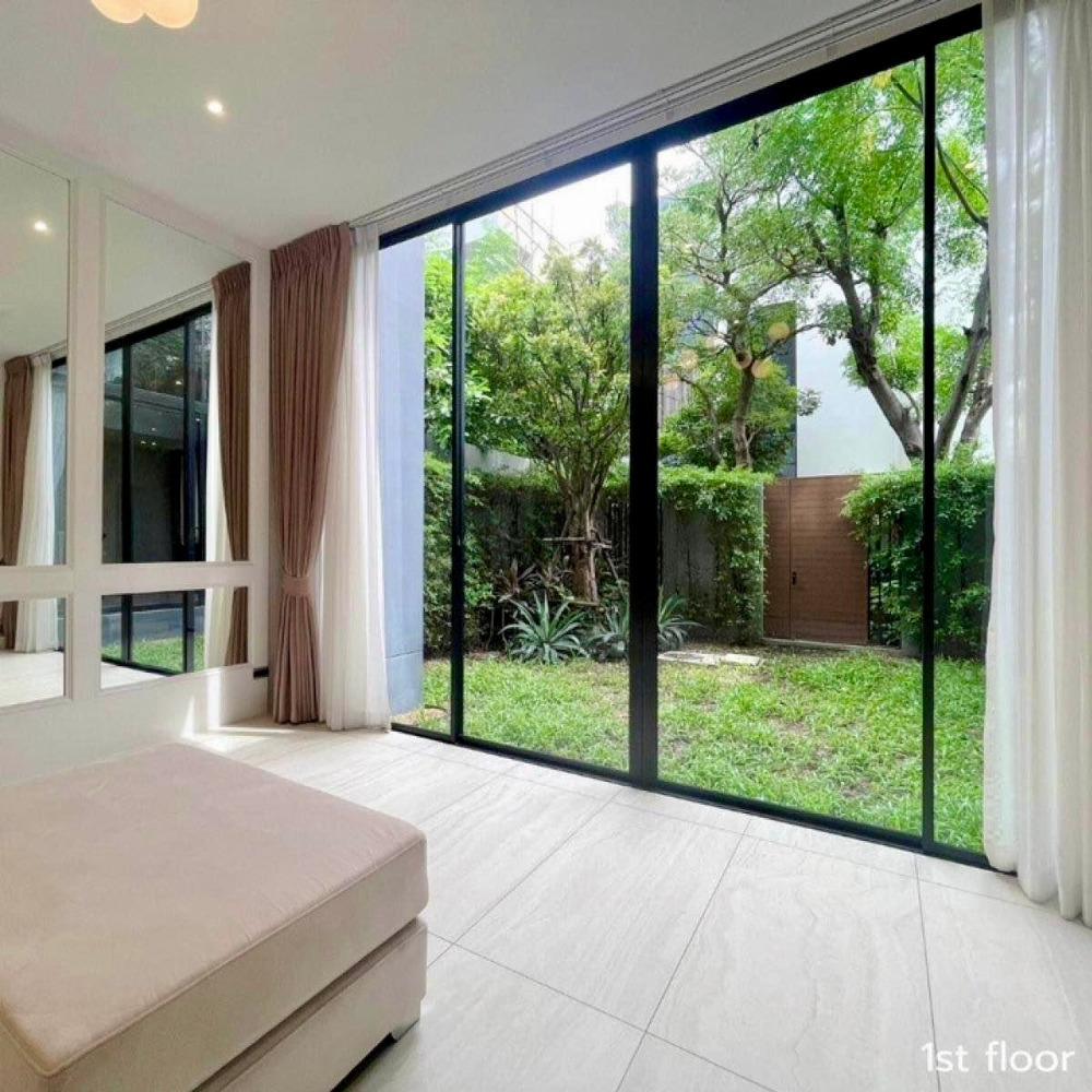 Bugaan Krungthep Kreetha: 4bed 5bath 430sqm. 270,000/mth Am: 0656199198