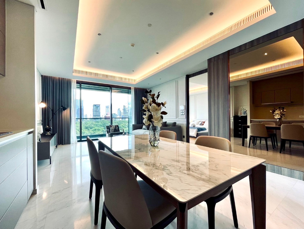 Sindhorn Tonson: 1bed 1bath 87sqm. full Lumpini view 125,000/mth Am: 0656199198