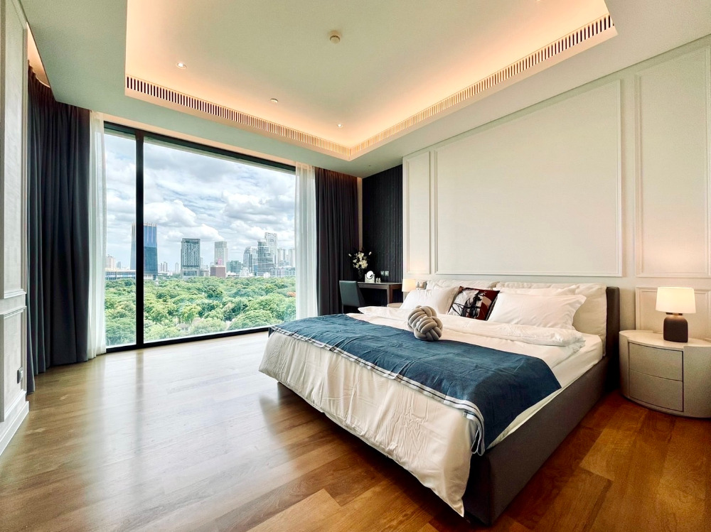 Sindhorn Tonson: 1bed 1bath 87sqm. full Lumpini view 125,000/mth Am: 0656199198