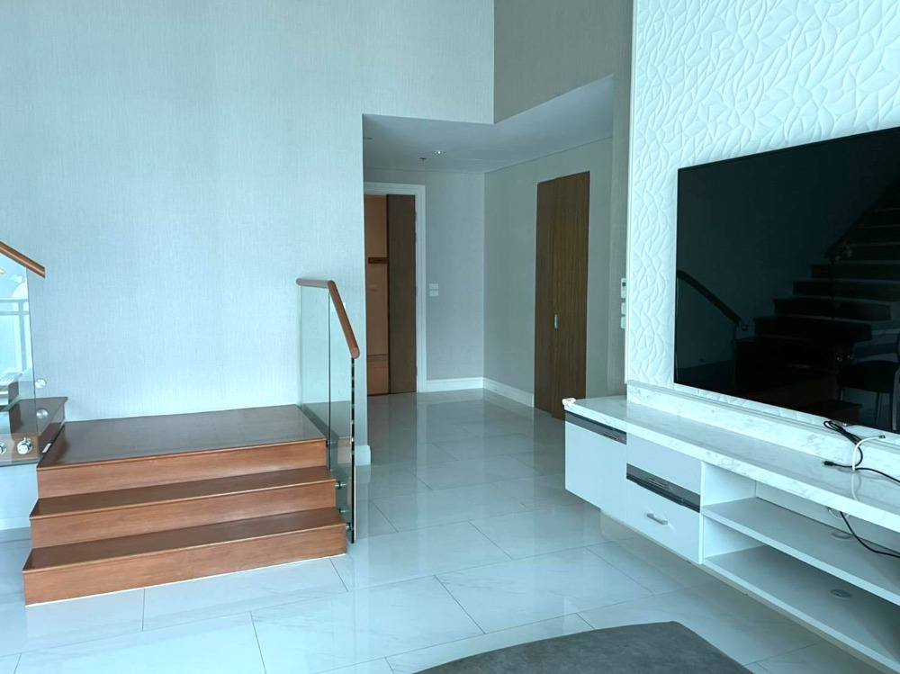 Bright Sukhumvit 24 Duplex: 3bed 3bath 160sqm. 29,000,000 Am: 0656199198