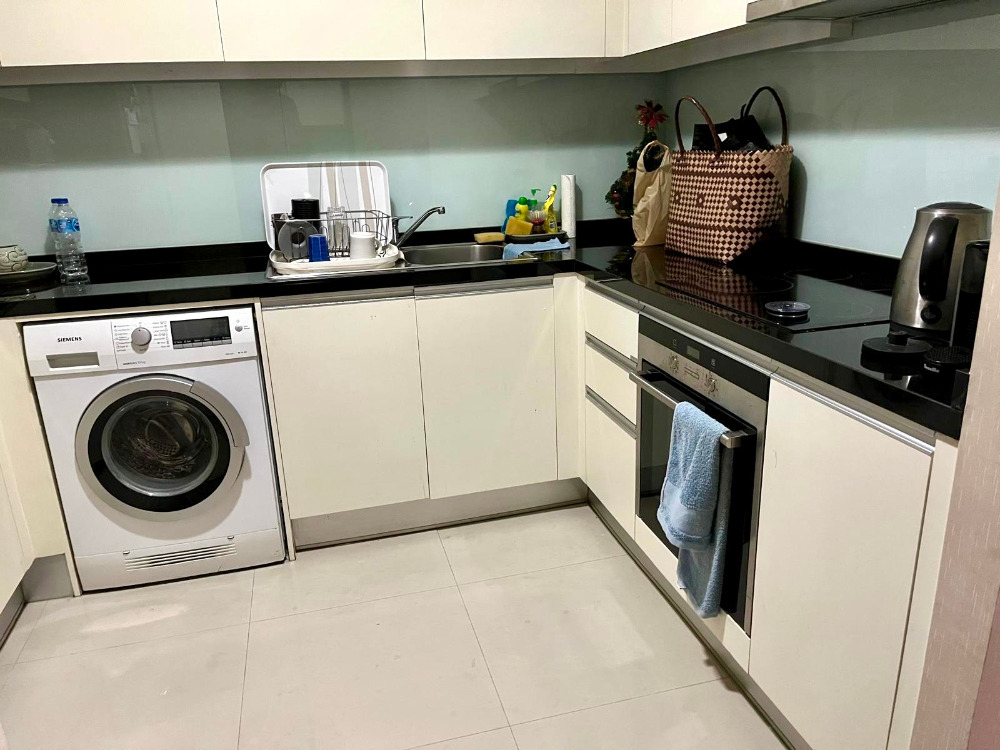 O2 Hip Ploenchit soi NaiLert: 2bed 2bath 99sqm. Top Floor