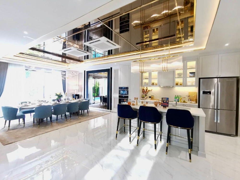 Cinq Royal Krungthep Kreetha: 176.20sqwah 1,015sqm. 160,000,000 Am: 0656199198