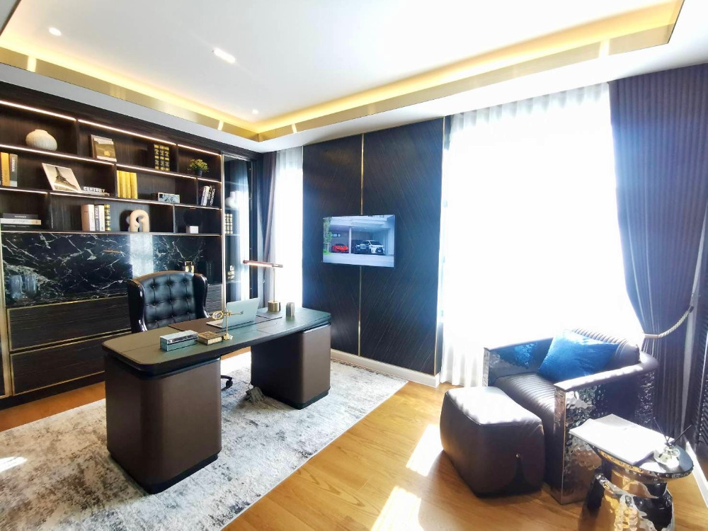 Cinq Royal Krungthep Kreetha: 176.20sqwah 1,015sqm. 160,000,000 Am: 0656199198