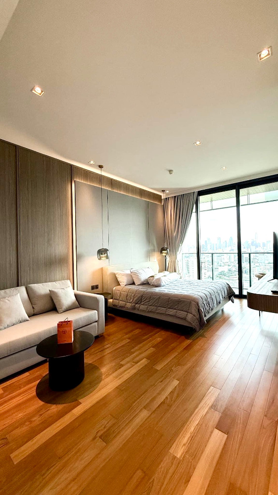 Banyan Tree Residences: 2bed 3bath + maidroom 178.64sqm. 200,000/mth. Am: 0656199198