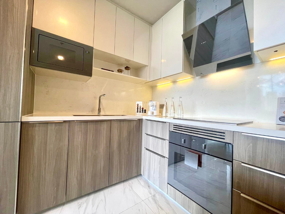 Celes Asoke: 2bed 2bath 86sqm. 2X Fl. 120,000/mth. Am: 0656199198