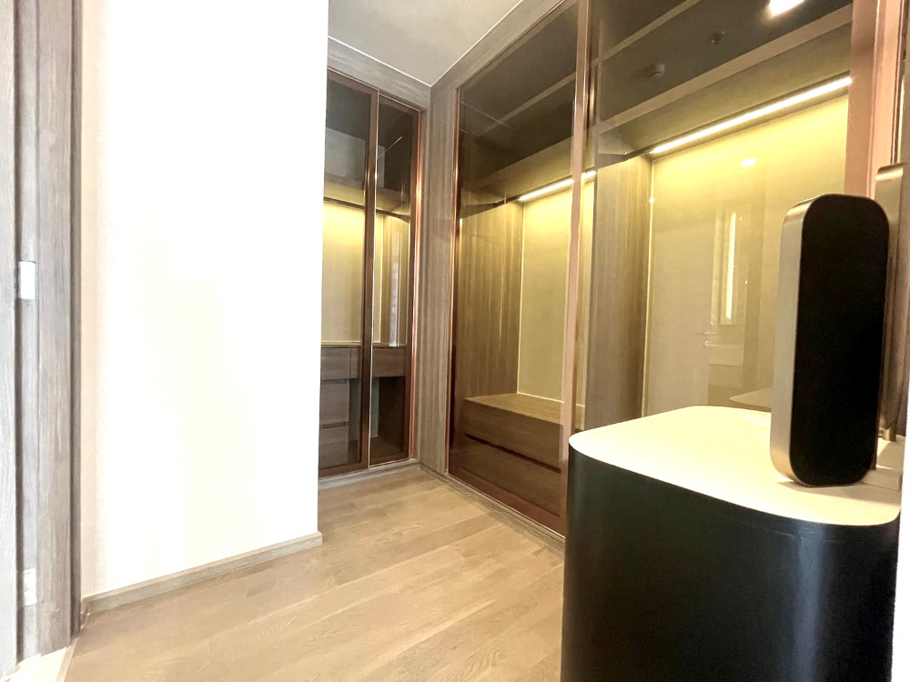 Celes Asoke: 2bed 2bath 86sqm. 2X Fl. 120,000/mth. Am: 0656199198