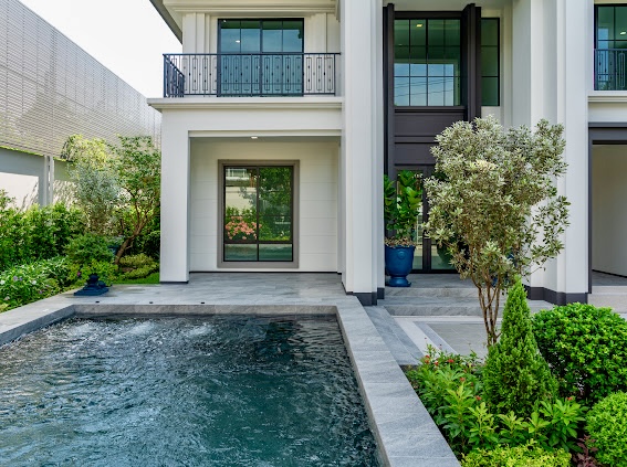 ELSE Rama 9: 152sqwah 425sqm. with private pool 4bed 5bath + maidroom 59,000,000 Am: 0656199198