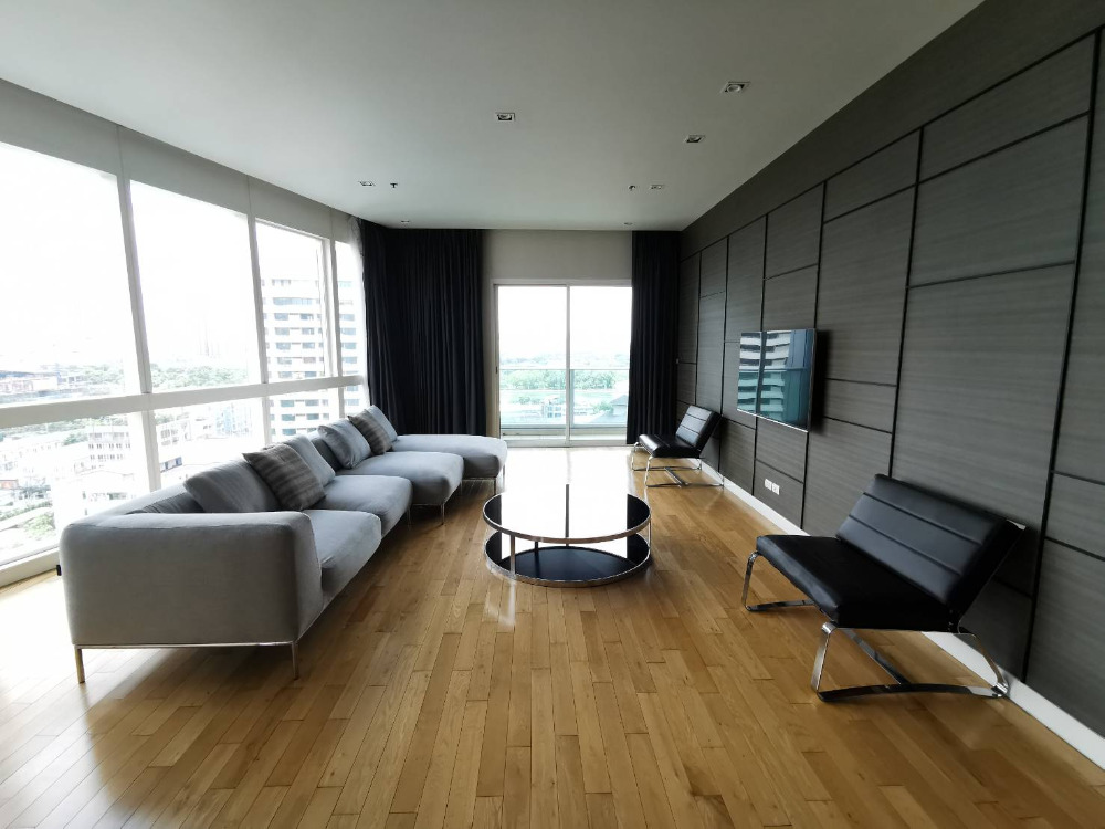 Millennium Residence: 3bed 3bath 193sqm. 110,000/mth. Am: 0656199198