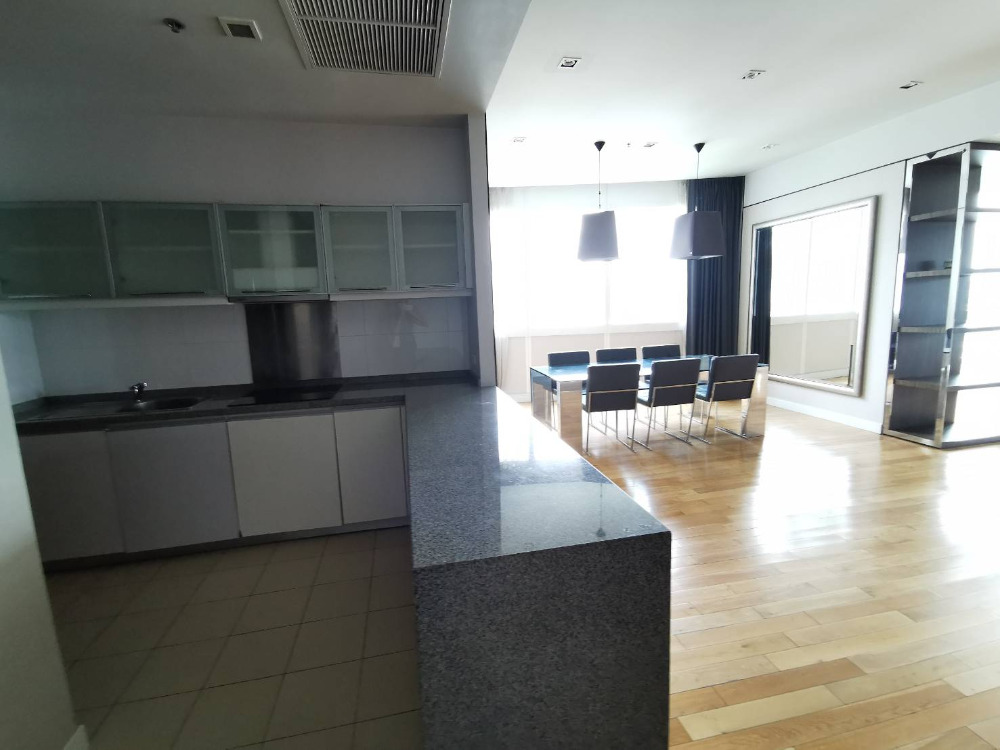 Millennium Residence: 3bed 3bath 193sqm. 110,000/mth. Am: 0656199198