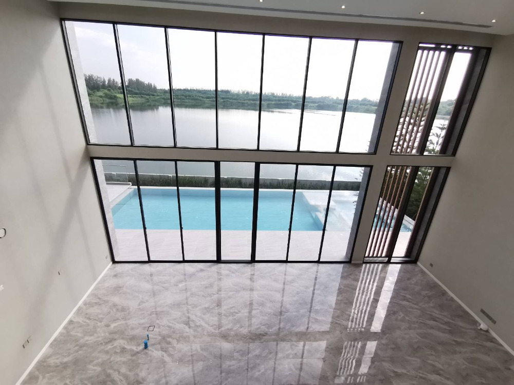 Lake legend Bangna- Suvarnabhumi: 214.20sqwah 563sqm. 4bed 4bath private pool by the lake 99,000,000 Am: 0656199198