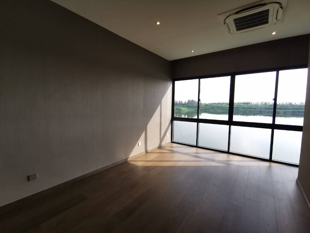 Lake legend Bangna- Suvarnabhumi: 214.20sqwah 563sqm. 4bed 4bath private pool by the lake 99,000,000 Am: 0656199198