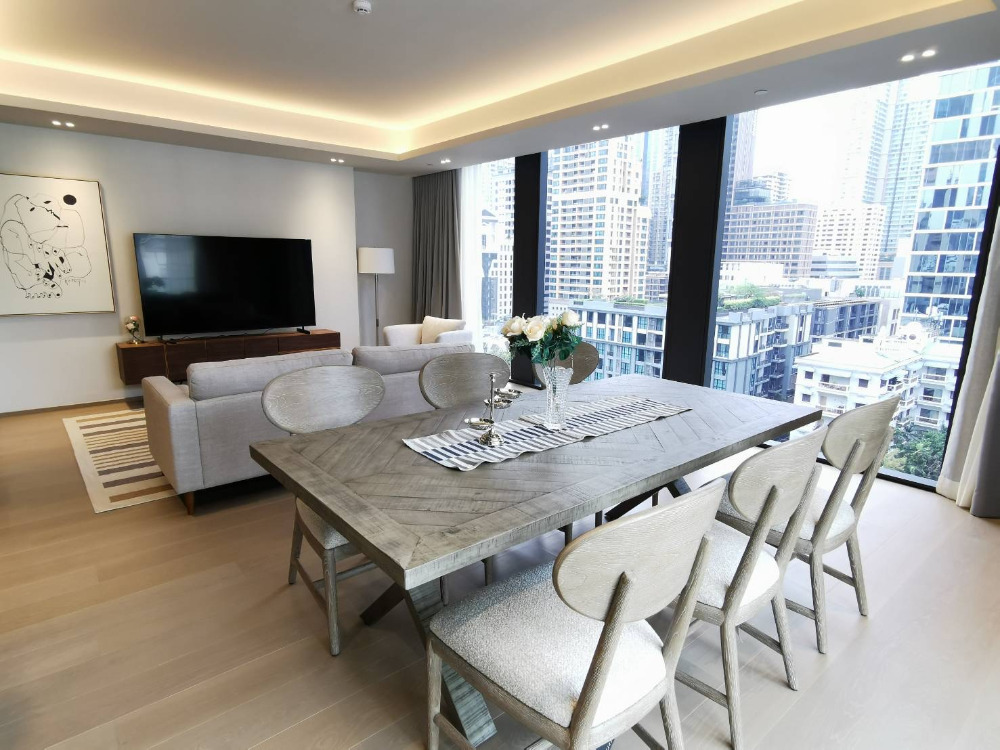 Tonson One Residence: 2bed 2bath 108sqm. 160,000/mth Am: 0656199198