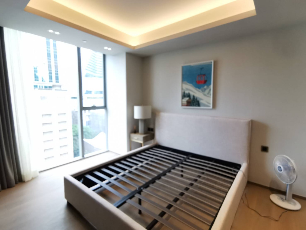 Tonson One Residence: 2bed 2bath 108sqm. 160,000/mth Am: 0656199198