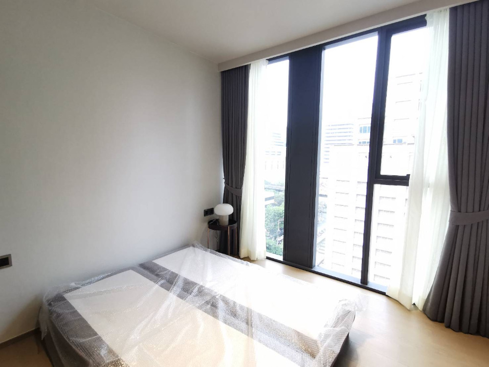 Tonson One Residence: 2bed 2bath 108sqm. 160,000/mth Am: 0656199198