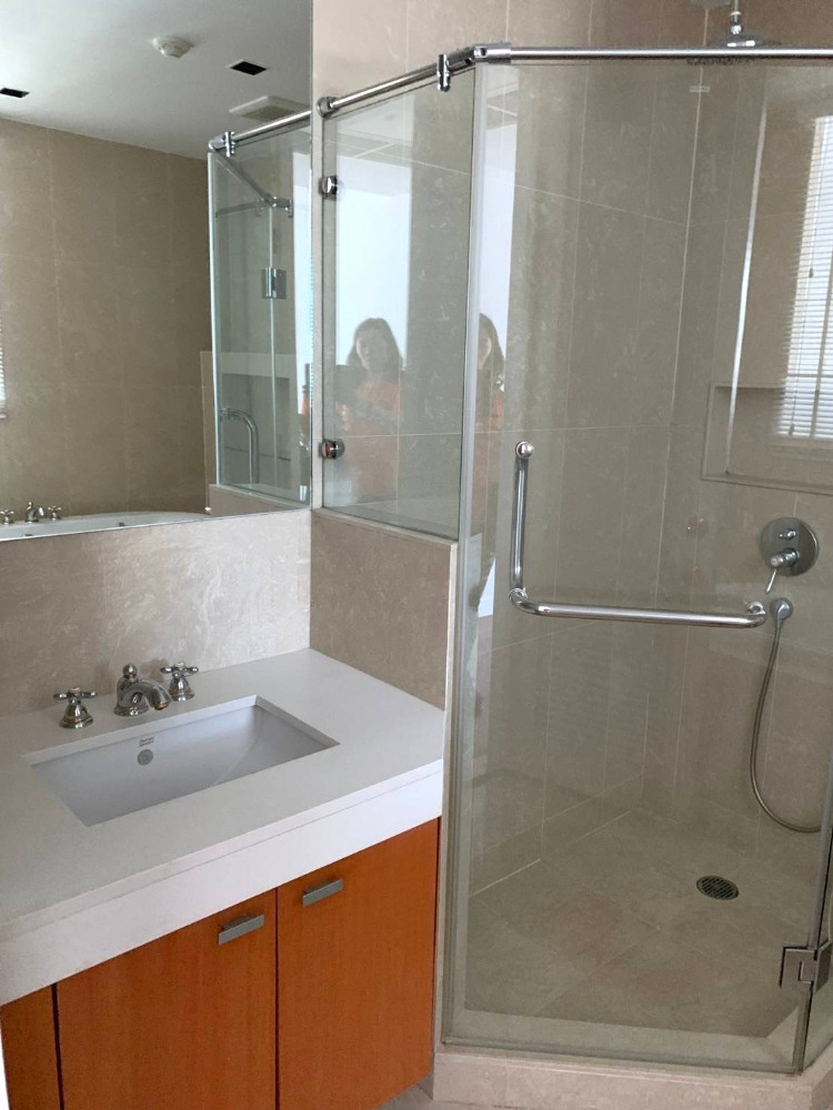 Athenee Residence: 2bed 2bath 133sqm. 35,000,000 Fully Furnished Am: 0656199198