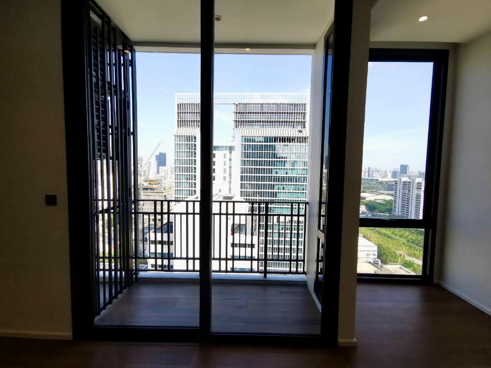 Muniq Langsuan: 128sqm. 2XFl. 3bed 3bath 52,000,000 Am: 0656199198