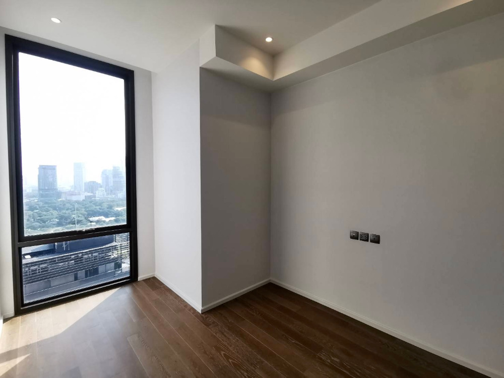 Muniq Langsuan: 128sqm. 2XFl. 3bed 3bath 52,000,000 Am: 0656199198