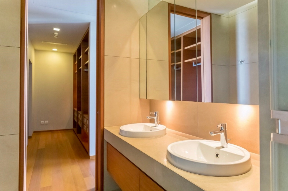 Sukhothai Residences: Duplex 2bed 2bath 138.63sqm. 43,000,000 Am: 0656199198