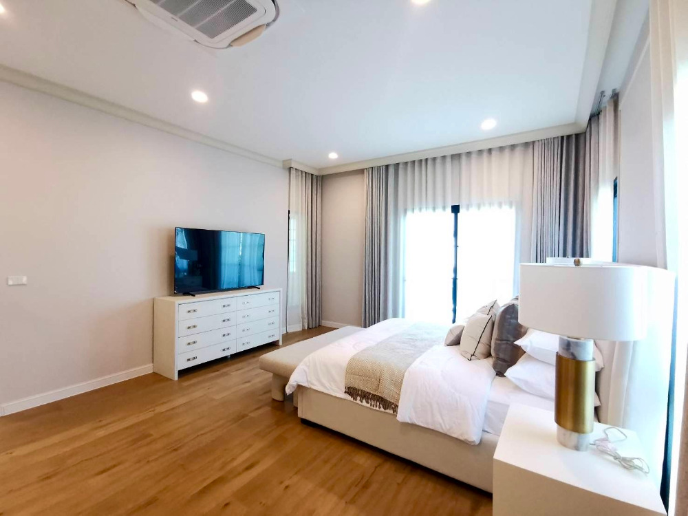 Narinsiri Krungthep Kreetha: 107.7sqwah 430sqm. 5bed 6bath 400,000/mth Am: 0656199198