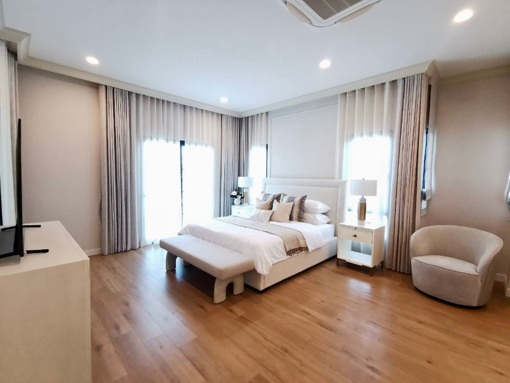 Narinsiri Krungthep Kreetha: 107.7sqwah 430sqm. 5bed 6bath 400,000/mth Am: 0656199198