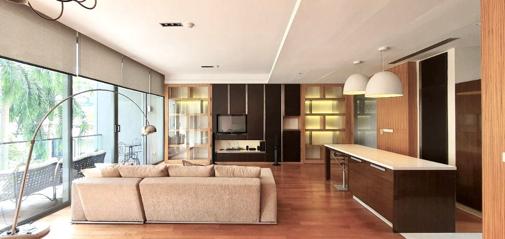 Domus Sukhumvit 16: 2+1bed 3bath 167sqm. 110,000/mth. Am: 0656199198