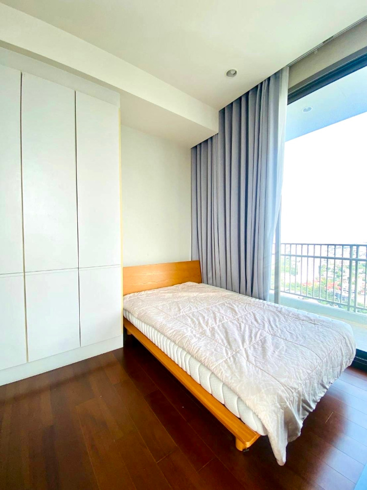 Quattro Thonglor soi 4: 3bed 3bath 116.15sqm 29,800,000 Am: 0656199198