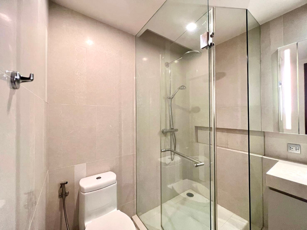 Quattro Thonglor soi 4: 3bed 3bath 116.15sqm 29,800,000 Am: 0656199198