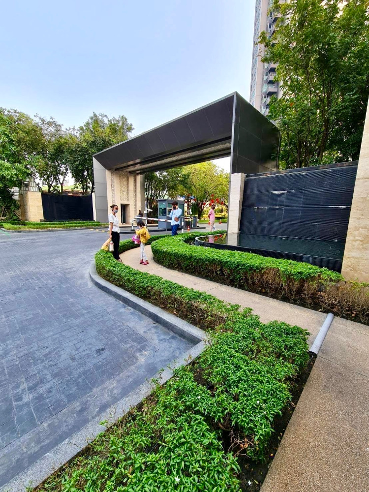 Rhythm Sathorn:  2bed 2bath 67sqm. 13,500,000 Am: 0656199198