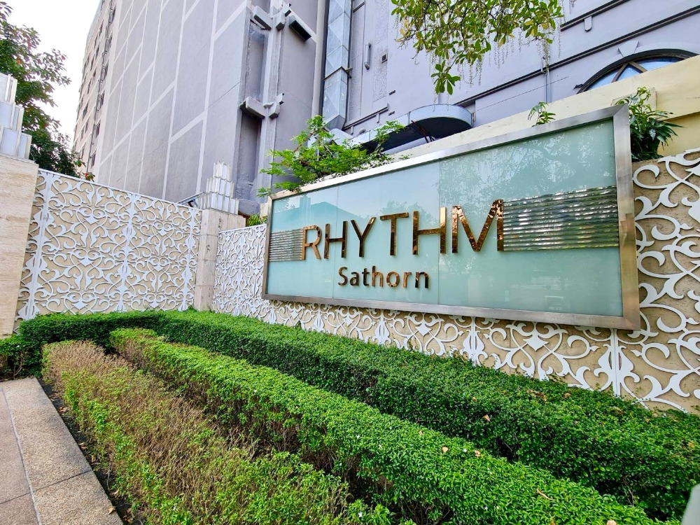 Rhythm Sathorn:  2bed 2bath 67sqm. 13,500,000 Am: 0656199198