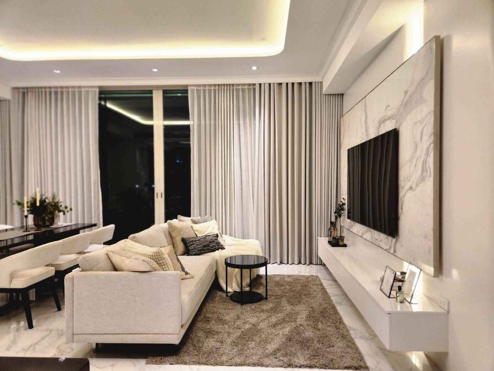 Royce Private Residence Sukhumvit 31: 3bed 3bath 1 Maid 143sqm. 32,900,000 Am: 0656199198