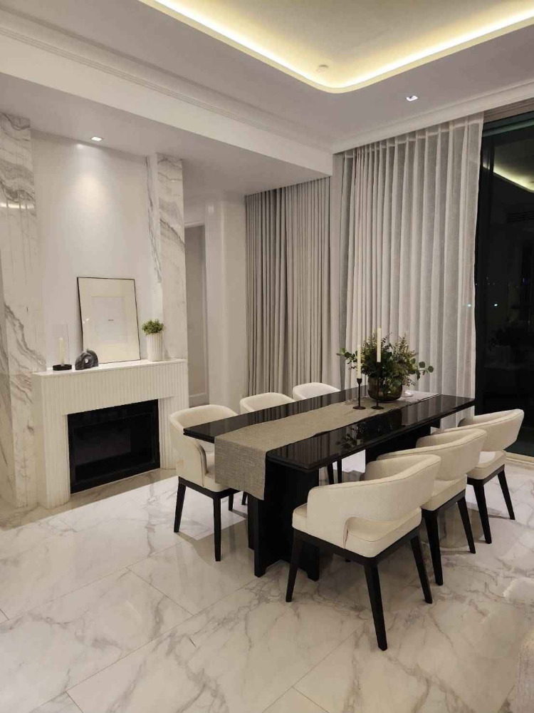 Royce Private Residence Sukhumvit 31: 3bed 3bath 1 Maid 143sqm. 32,900,000 Am: 0656199198