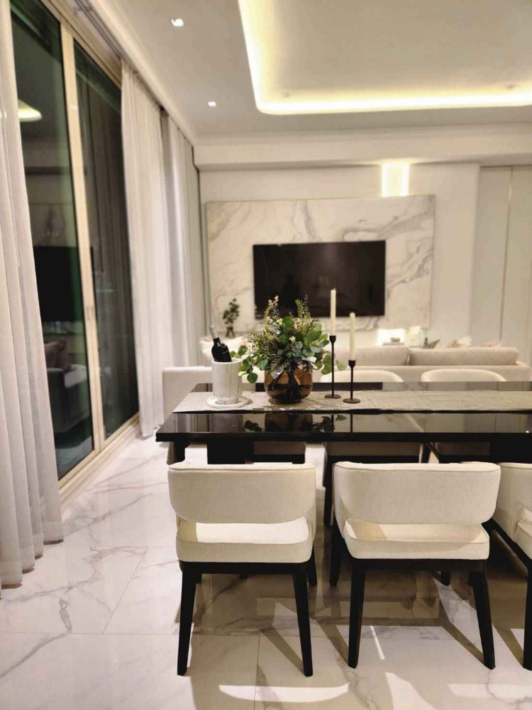 Royce Private Residence Sukhumvit 31: 3bed 3bath 1 Maid 143sqm. 32,900,000 Am: 0656199198