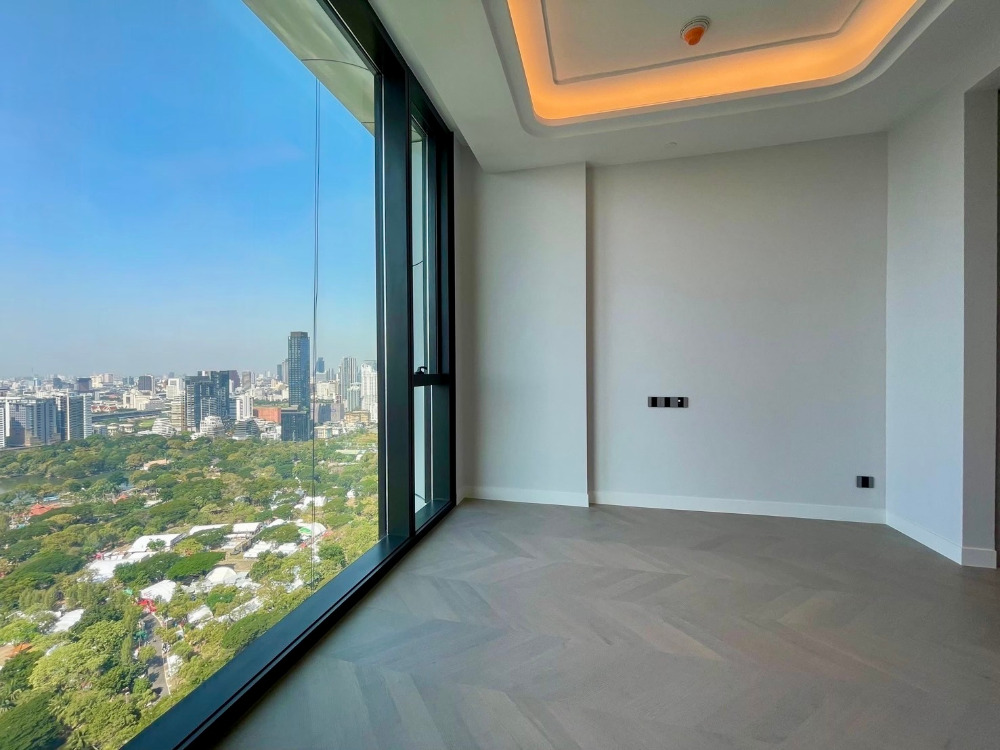 189 Wireless One Bangkok: 3bed 3bath + maid 226sqm. 950,000/mth. Am: 0656199198