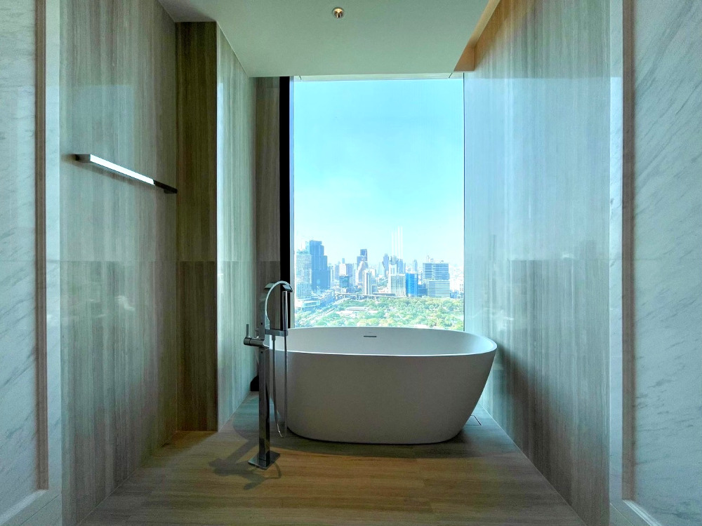 189 Wireless One Bangkok: 5bed 7bath 377sqm. 1,500,000/mth. Am: 0656199198