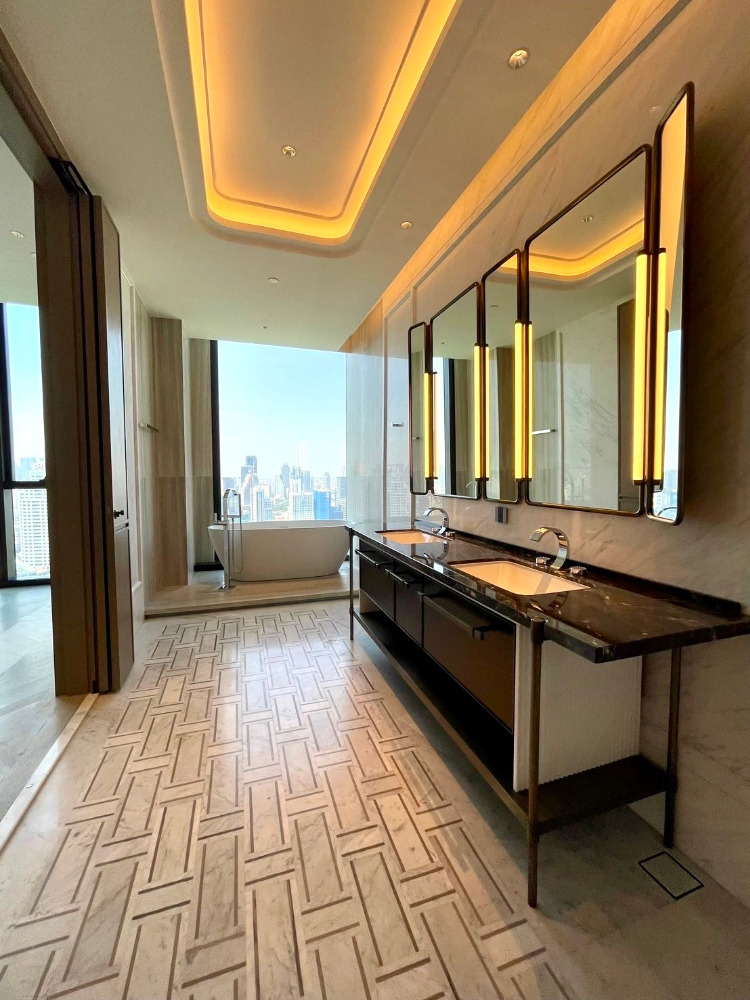 189 Wireless One Bangkok: 5bed 7bath 377sqm. 1,500,000/mth. Am: 0656199198