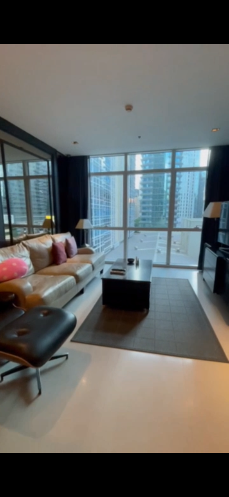 Athenee Residence:  2bed 2bath  96.5sqm.  28,500,000 Am: 0656199198