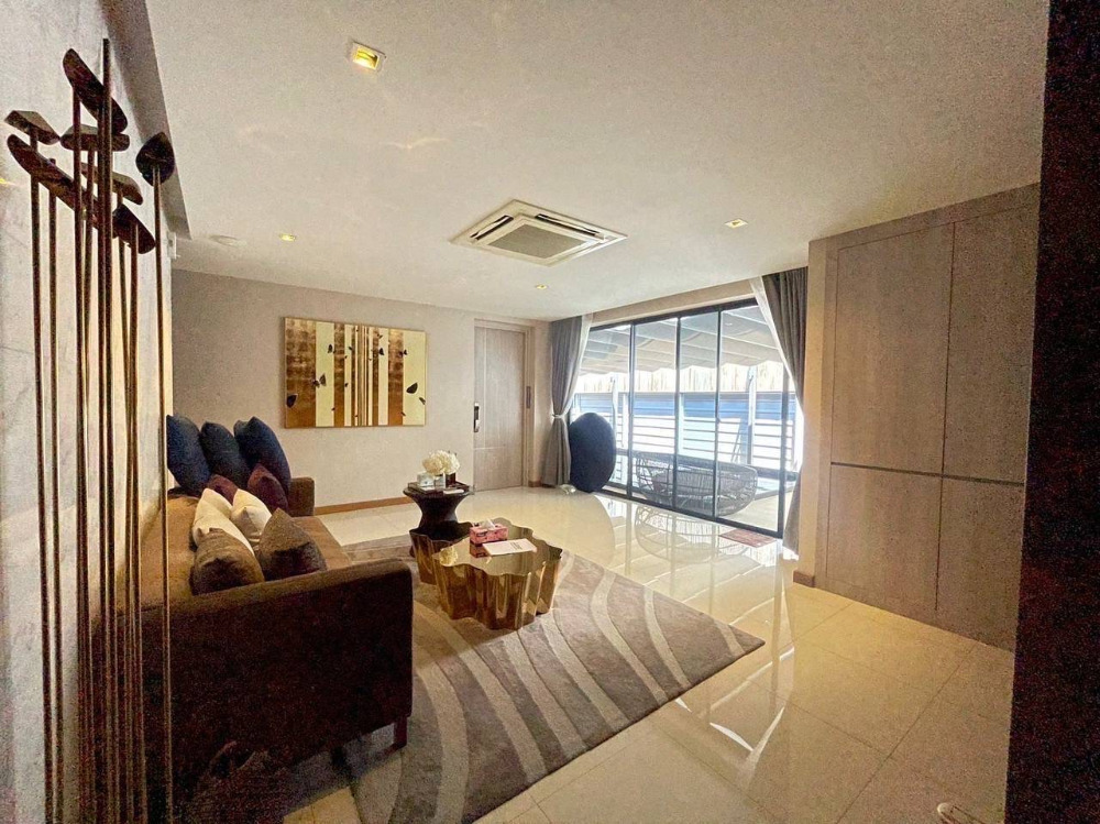 Parc Priva Rama 9: 88.7sqwah 4bed 5bath + maid 65,000,000 Am: 0656199198