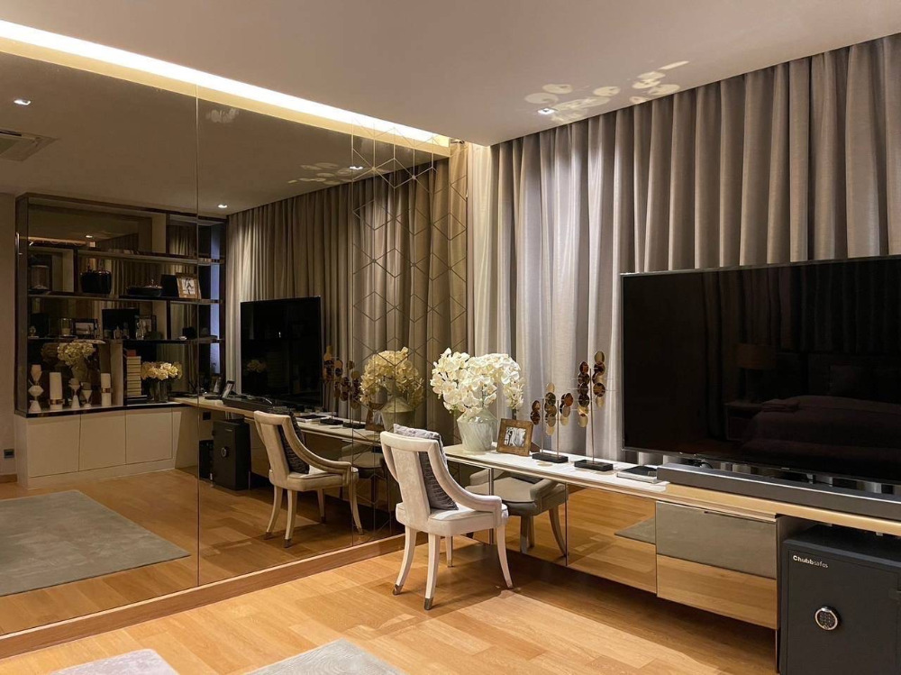 Parc Priva Rama 9: 88.7sqwah 4bed 5bath + maid 65,000,000 Am: 0656199198