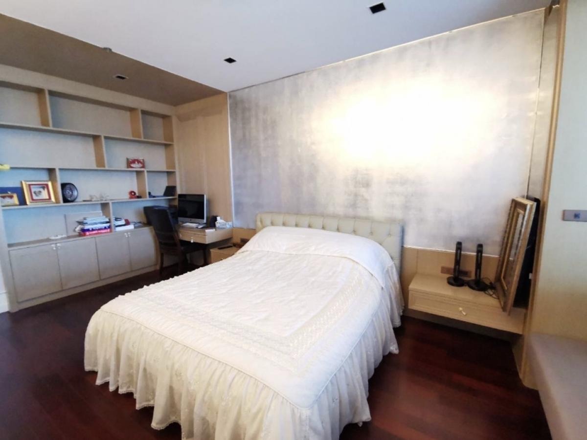 Athenee Residence: 2bed 2bath+ maid 132.38sqm. 110,000/mth Am: 0849429988