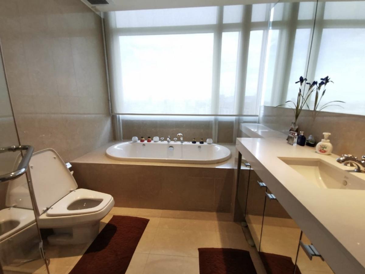 Athenee Residence: 2bed 2bath+ maid 132.38sqm. 110,000/mth Am: 0849429988