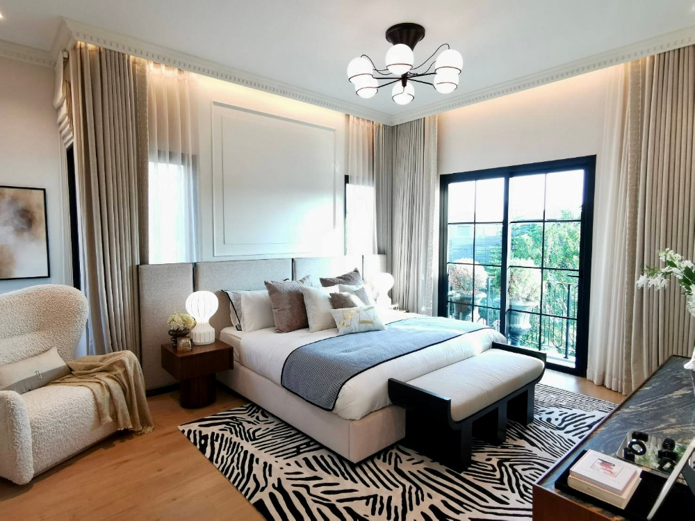 Narinsiri Krungthep Kreetha: 85.5sqwah 330 sqm. 4bed 5bath 45,000,000 Am: 0656199198