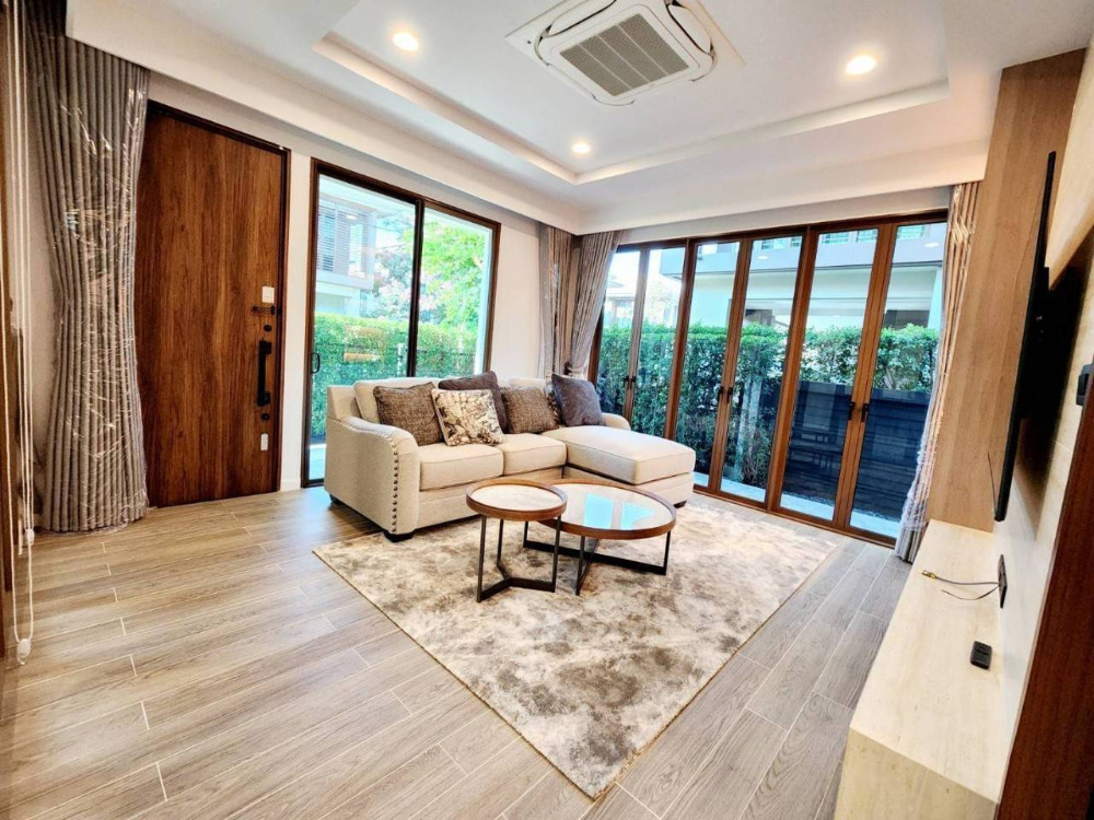 Burasiri Krungthrp Kreetha: 77.5sqwah 330sqm. 4bed 5bath 39,500,000 Am: 0656199198