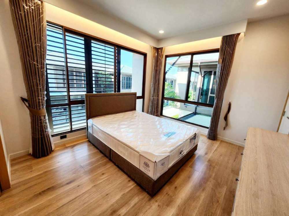 Burasiri Krungthrp Kreetha: 77.5sqwah 330sqm. 4bed 5bath 39,500,000 Am: 0656199198