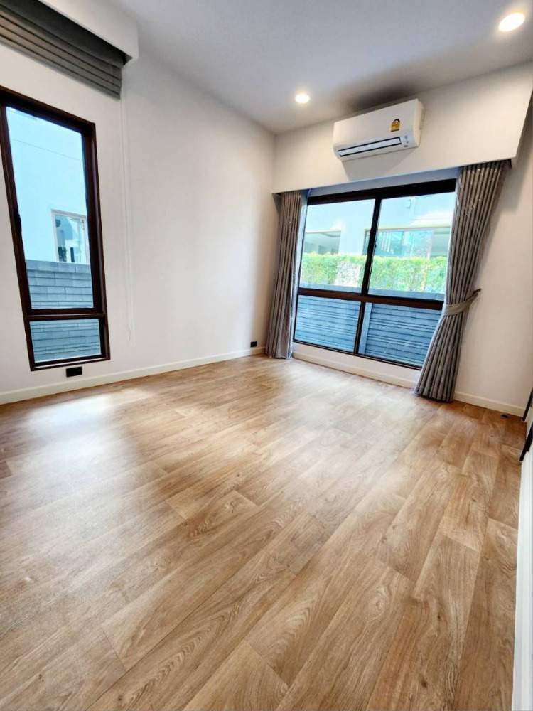 Burasiri Krungthrp Kreetha: 77.5sqwah 330sqm. 4bed 5bath 39,500,000 Am: 0656199198