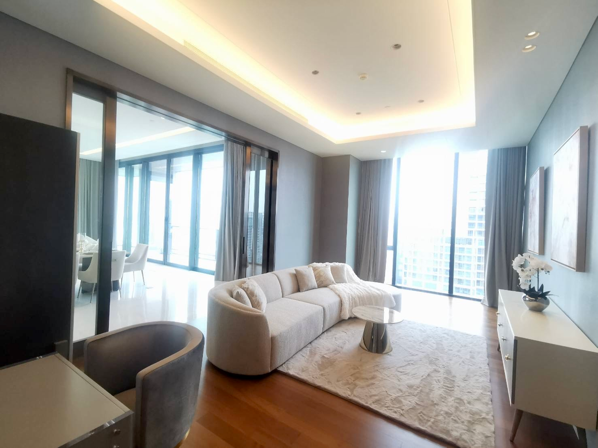 Sindhorn Kempinski Penthouse 4bed: 337sqm. 4bed 3bath 159,000,000 Am: 0656199198