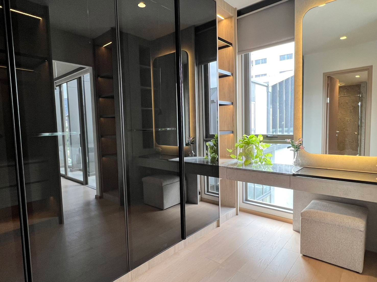 Artery Sukhumvit 54: 61sqwah 300+sqm. 3bed 4bath 200,000/mth. Am: 0656199198