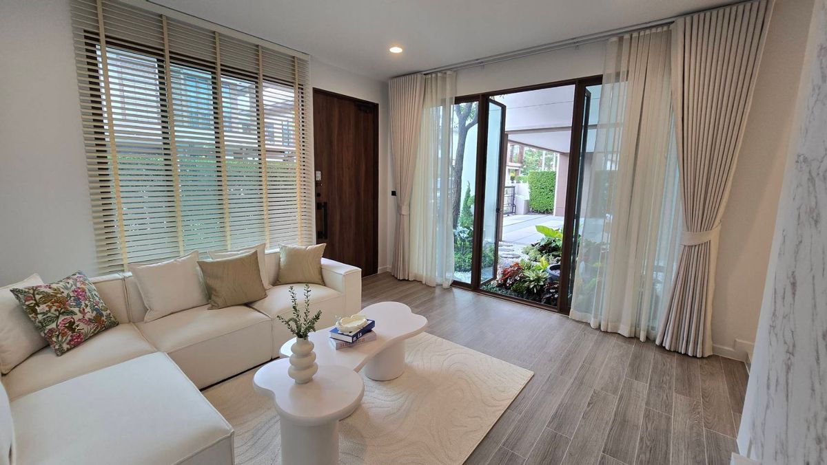 Burasiri Krungthrp Kreetha: 78 sqwah 300 sqm. 4bed 5bath 280,000/mth. Am: 0656199198