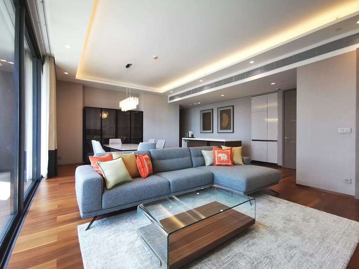 The Estelle Sukhumvit 26: 2bed 2bath 133 sqm. Sell: 49,000,000  Rent: 165,000/mth. Am: 0656199198